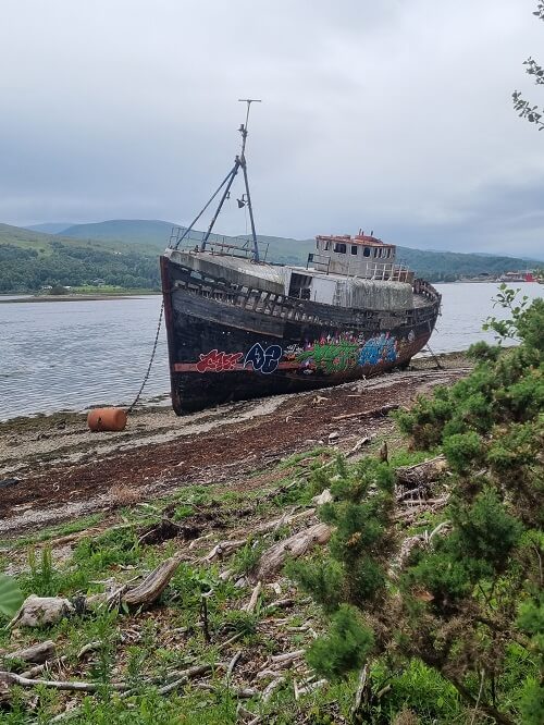 Wrak boot langs de Great Glen Way